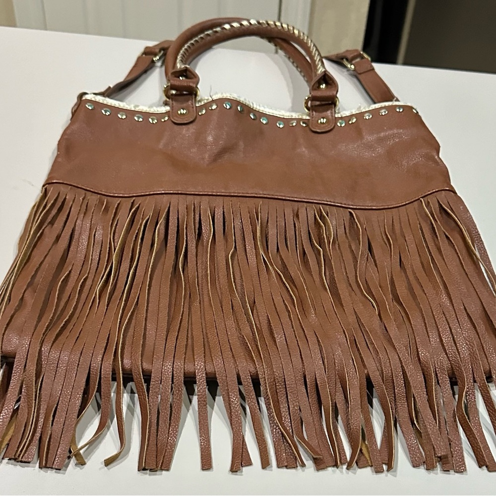 Steve Madden Tan BOHO Shoulder Bag  Fringe 2 Types Handles. Gold Cream Accents.